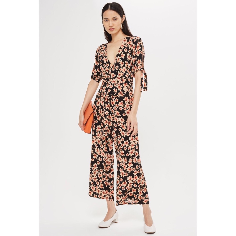 **SOLD**Daisy print wrap jumpsuit